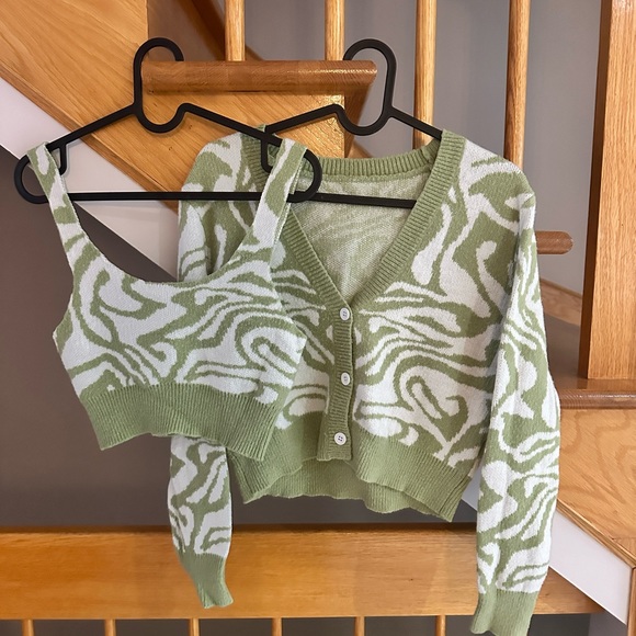 Cardigan set - Picture 2 of 4